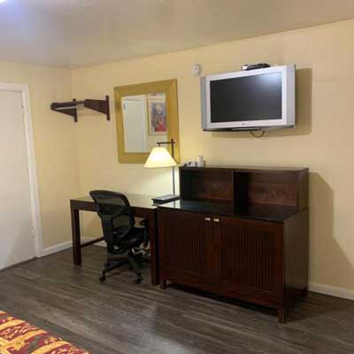 Relax Inn of Medford room facilites