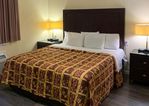 Relax Inn of Medford Superior Queen Room