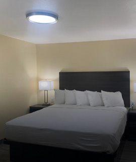 Relax Inn of Deluxe King Studio